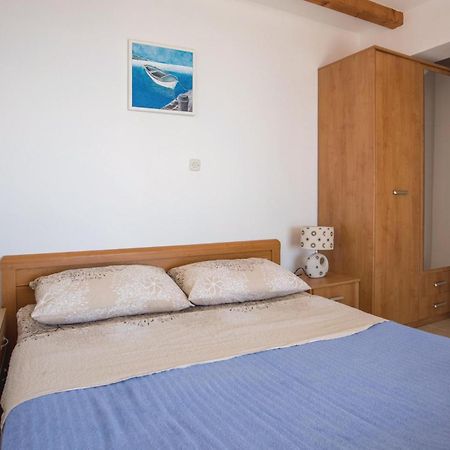 Lovely Apartment In Komarna With House Sea View Klek Luaran gambar