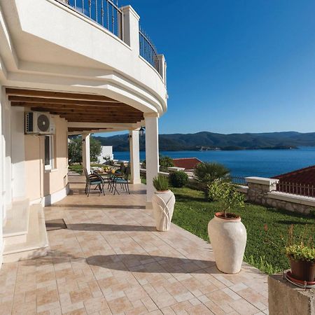 Lovely Apartment In Komarna With House Sea View Klek Luaran gambar