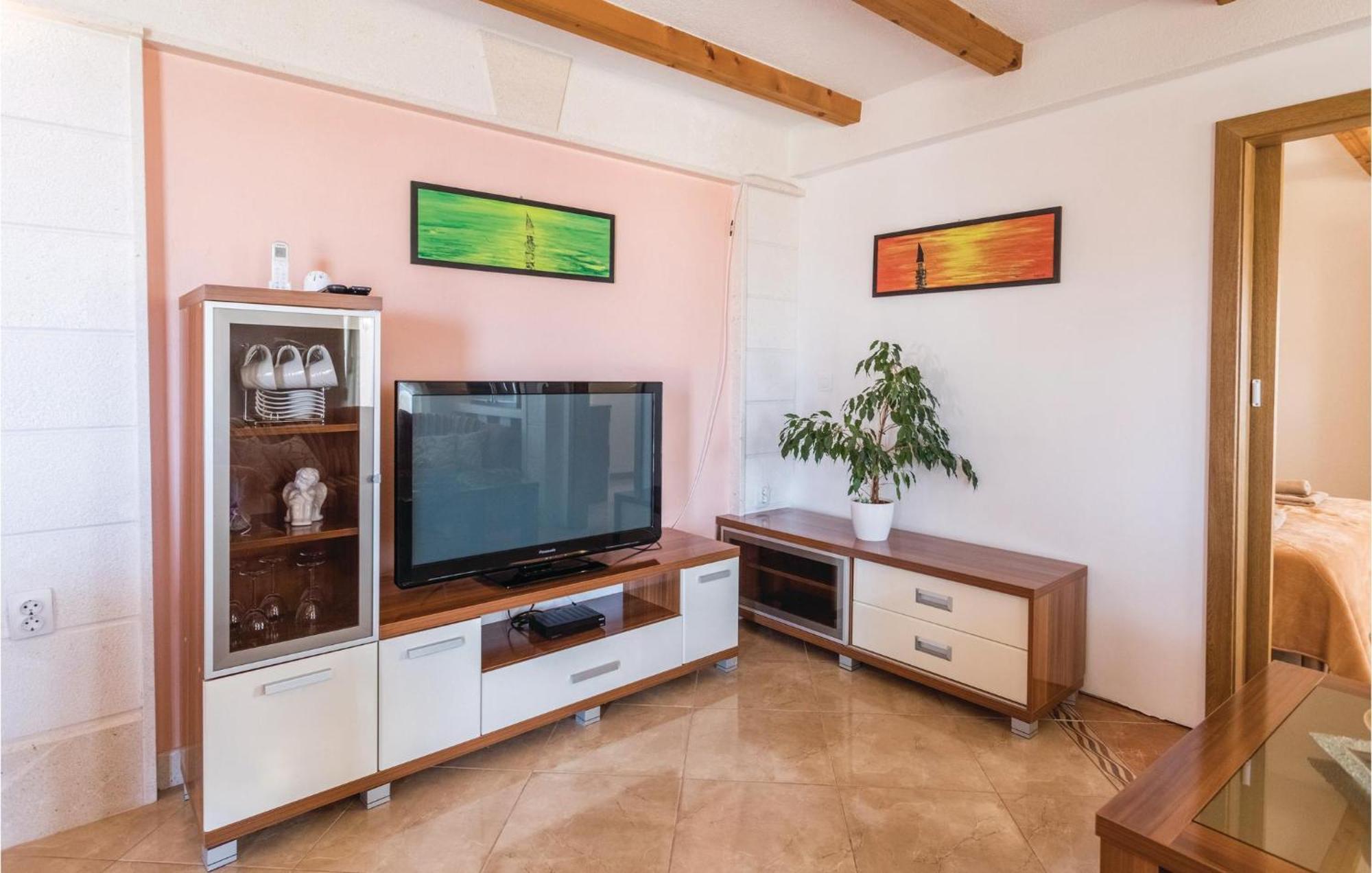 Lovely Apartment In Komarna With House Sea View Klek Luaran gambar