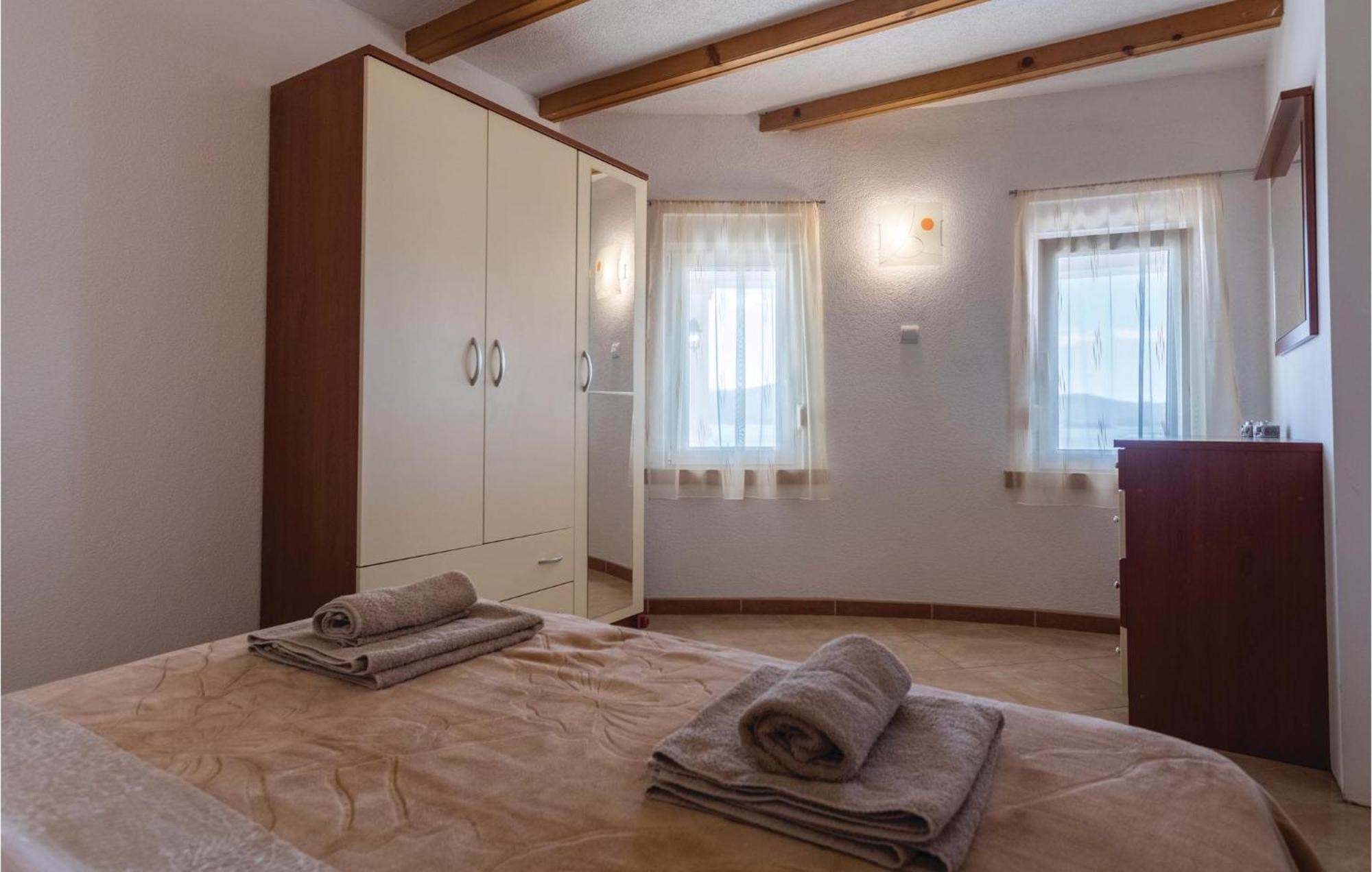 Lovely Apartment In Komarna With House Sea View Klek Luaran gambar